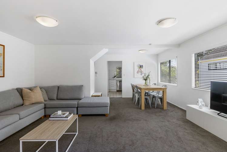 13/24 Beswick Place Birkdale_11