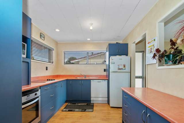 Unit 2, 14 Kiwi Street Springfield_2