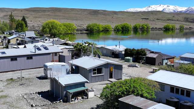 Rustic Lakeside Retreat: Lake Alexandrina South [Hut 38]