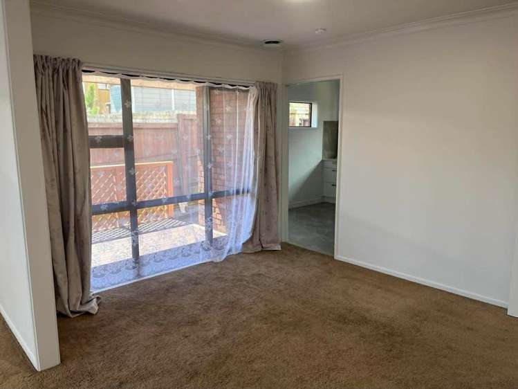 2/107 Moore Street Howick_4