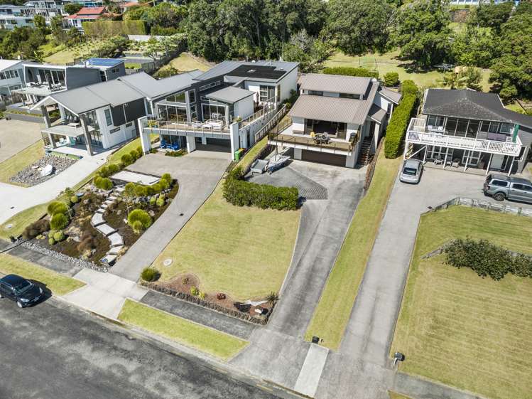 16 Omana Esplanade Maraetai_30