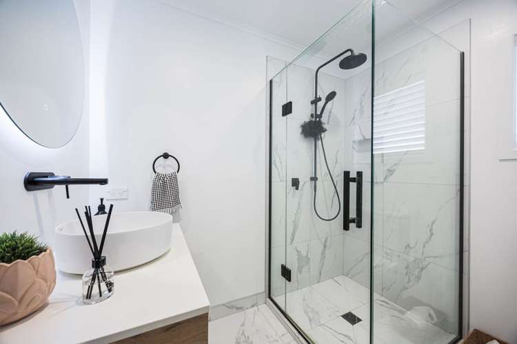 19 Marina Road Torbay_8