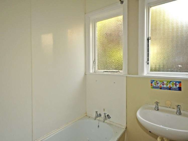 61 Beacon Hill Road Strathmore Park_15