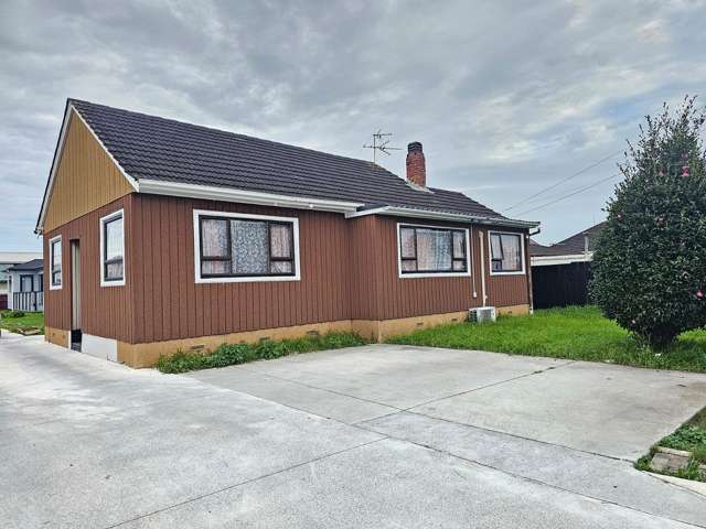 Standalone, Road Frontage 3BR Home in Papatoetoe