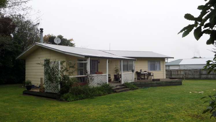 3 Skipage Grove Featherston_13