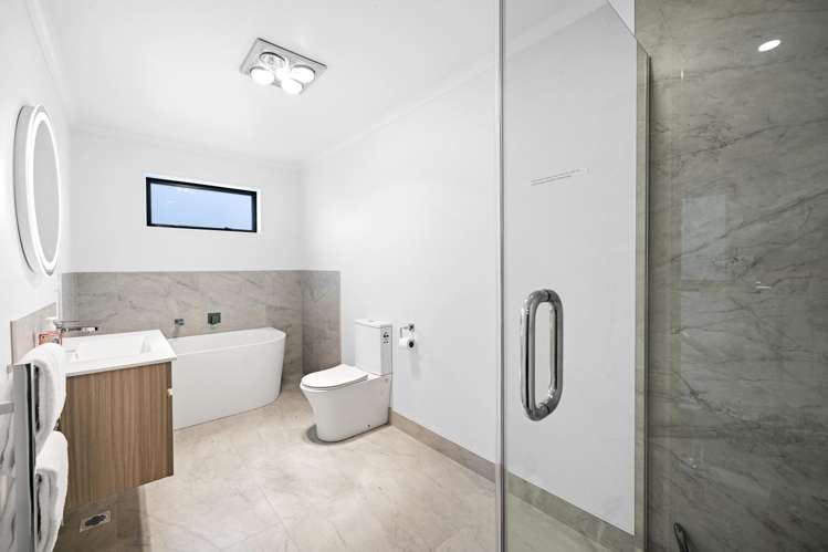 1 Oku Close Hillcrest_13