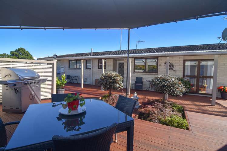 9 Deller Drive Carterton_14
