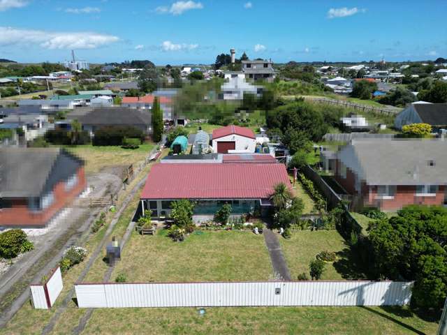 Green thumb on Brown Street