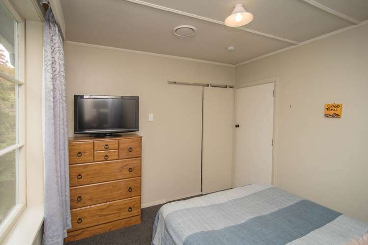 11 June Street Highfield_13