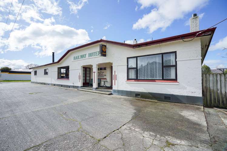 76 King & 143 Main Streets_0