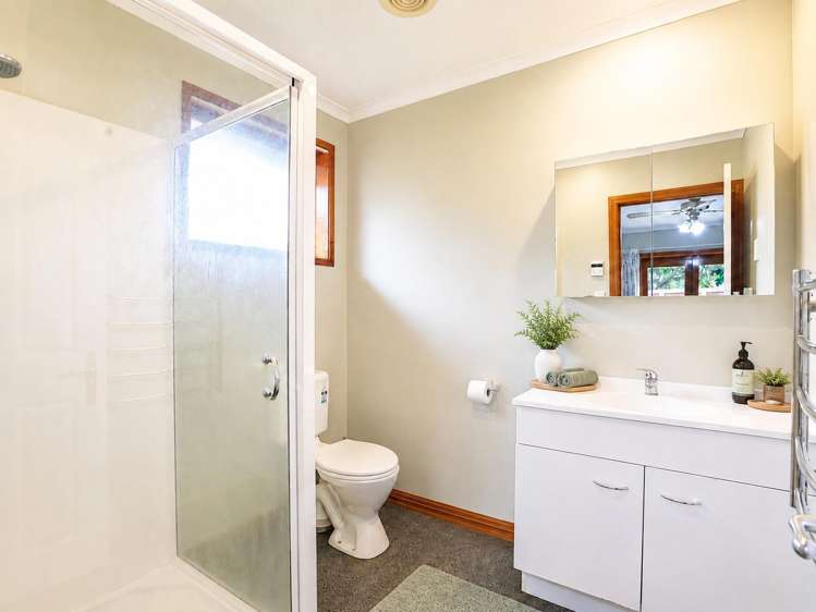 31 St James Drive Huntington_14