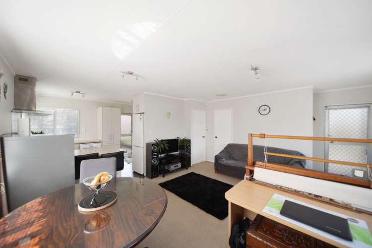 37 Seaward Place Wattle Downs_8