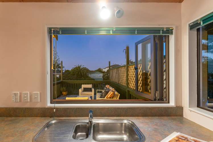 12 Kaitawa Street Waikanae Beach_10