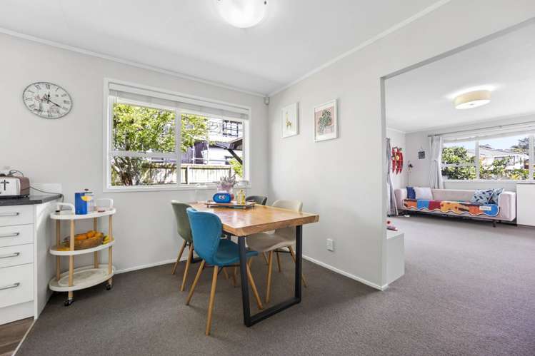2/2 Tabitha Crescent Henderson_3