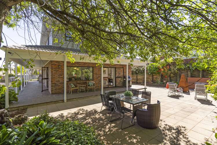 27 Lexington Drive Botany Downs_2