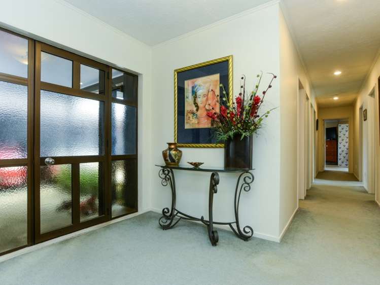 404 Hart Drive Frimley_17