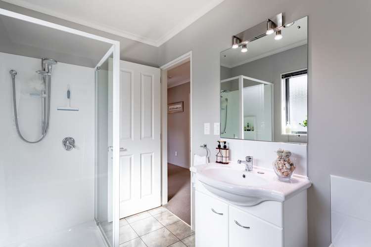 45 Percy Kinsman Crescent Riverstone Terraces_15