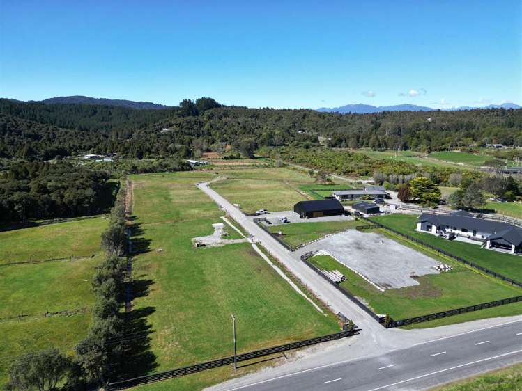 249 Coulson Road Paroa_10