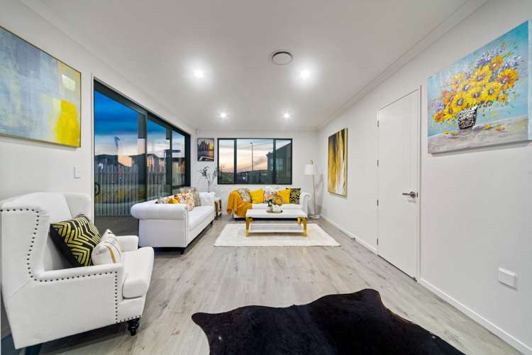 1 Woodacre Street Flat Bush_2