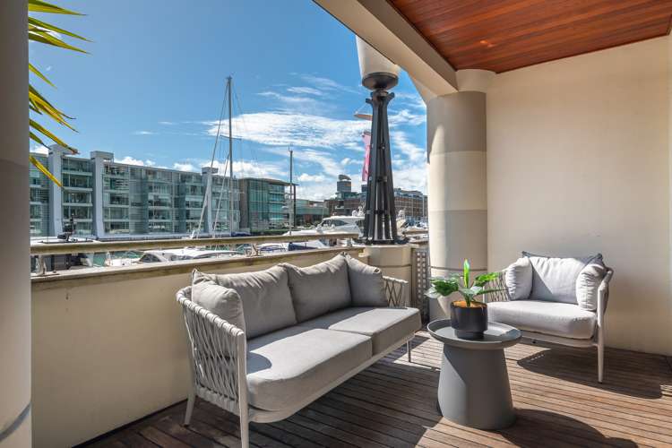 Ga/22 Pakenham Street Auckland Central_17