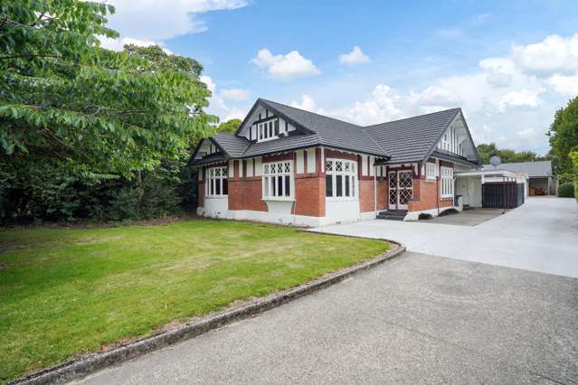 Large Family Classic - Gladstone