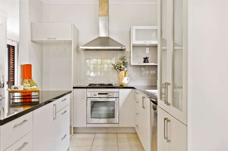 42 Greenbough Lane Greenhithe_5