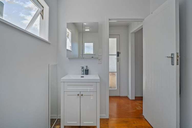 4 Ocean Beach Road Tairua_12