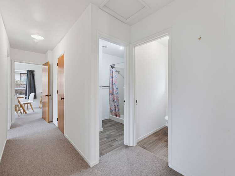 2/2 Bentley Street Russley_16
