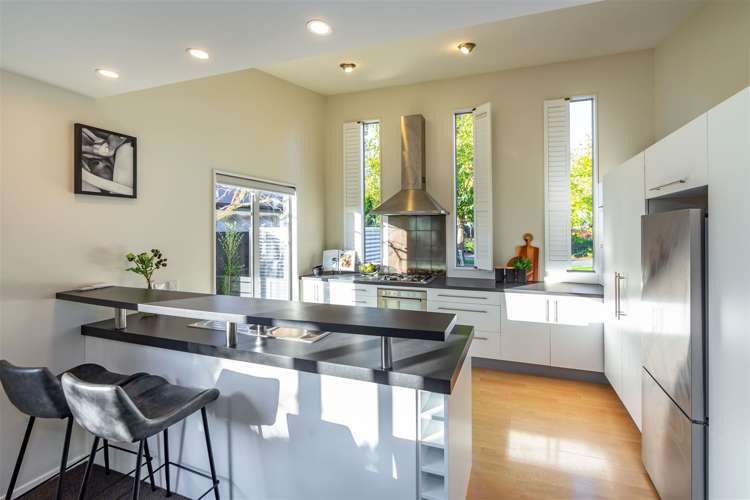 15 Riverwood Boulevard Redwood_6