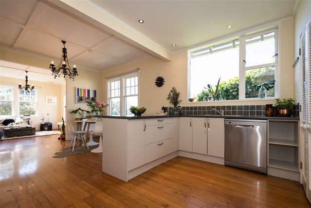 13 Hungerford Road Lyall Bay_2