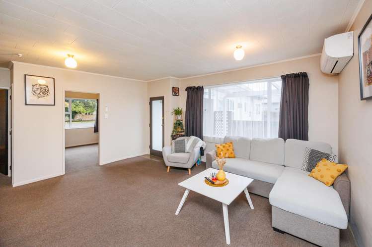 2/54 Weston Avenue Roslyn_2