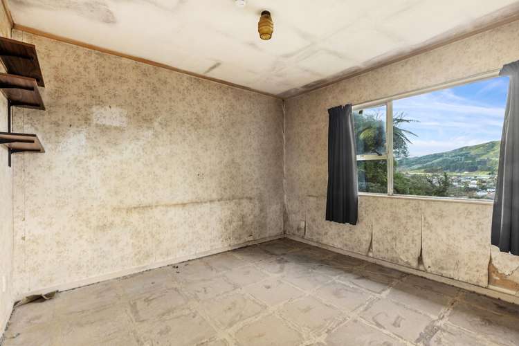 22 Fyvie Avenue Tawa_10