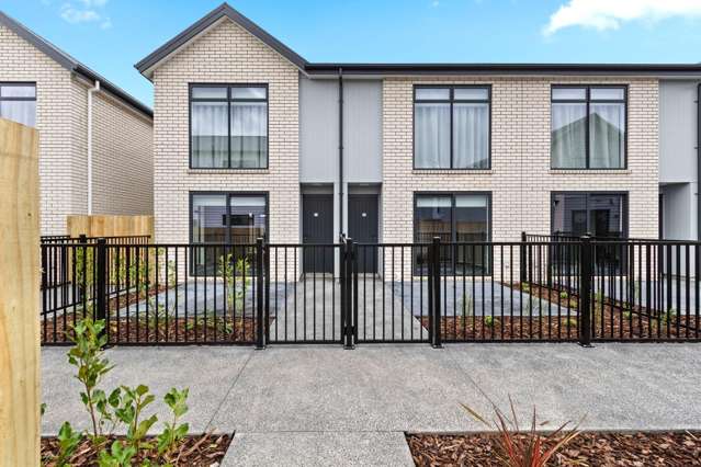 Welcome HOME to Wellington Street - Central Hamilton East -  Superb Location