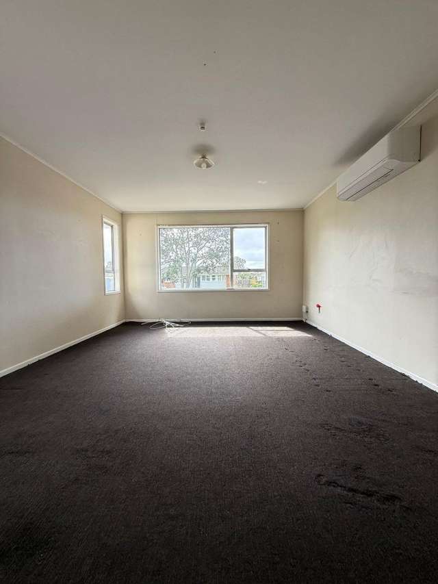 80 Windrush Close Mangere_3