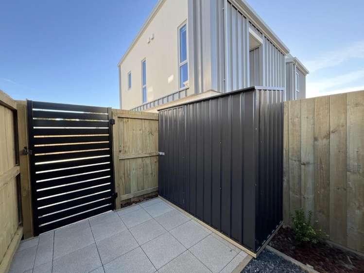 2/111 Neville Street 10222_14