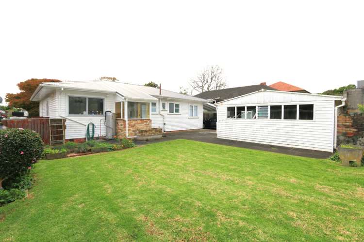 16 Fairleigh Ave Mount Albert_15