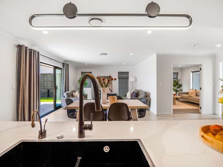 32 Waireka Rd Rototuna_1