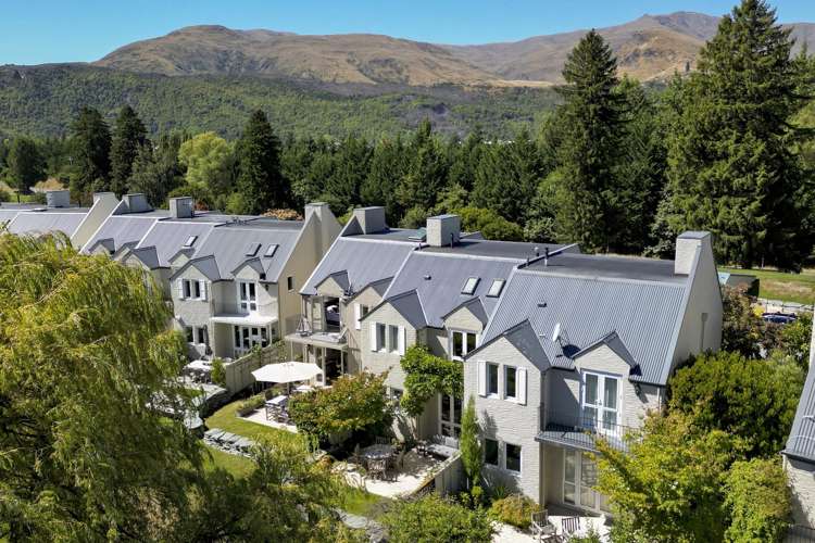 10 Fox's Rush Millbrook Resort_21