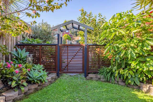 1/1031 Beach Road Torbay_3