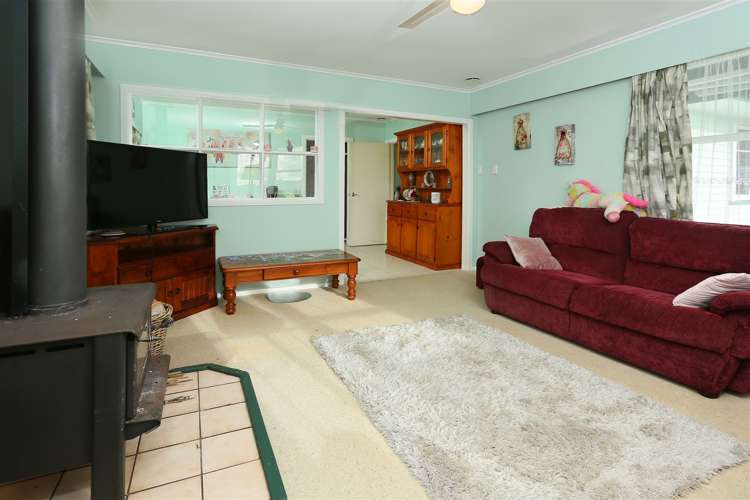 137 Flanshaw Road Te Atatu South_11