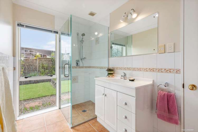 5 Idris Court The Gardens_13