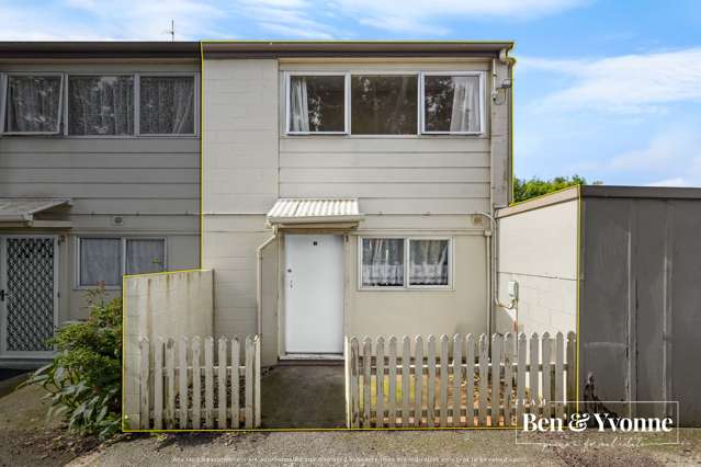 Stylish, Funky & Affordable Townhouse Vibes!