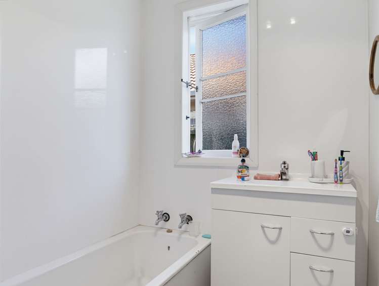 8 York Street Glenholme_10
