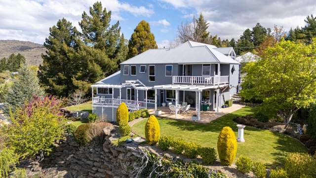 A home of unrivalled presence and panoramic beauty