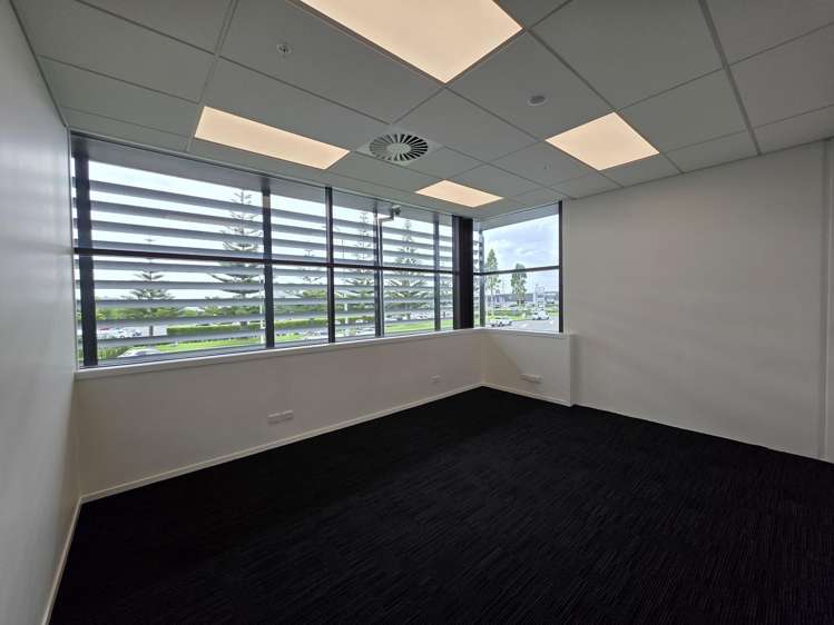 30 Highbrook Drive East Tamaki_5