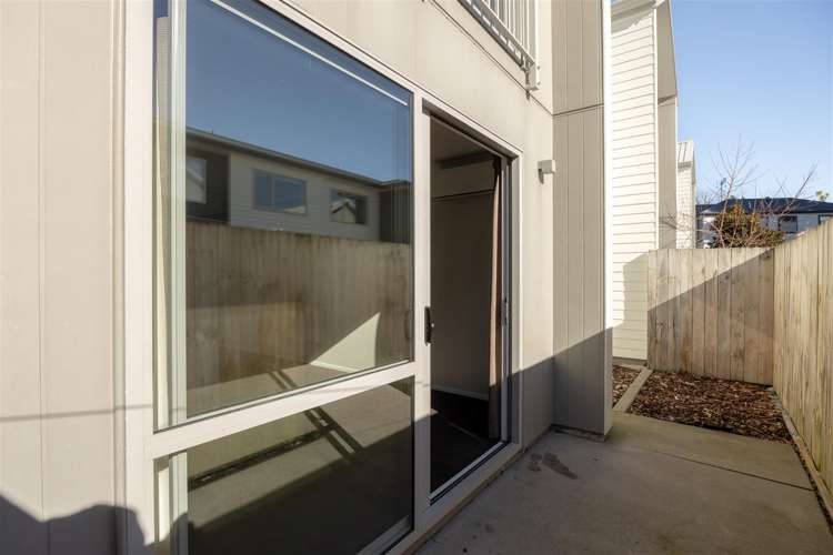2/16 Hammond Street_4