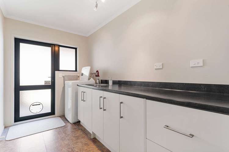 104 Basley Road Owhata_14