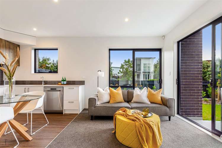 68 Glidepath Road Hobsonville_9