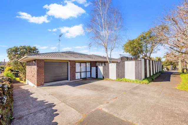 Sunny and Spacious 3-Bed Private Oasis with Garage