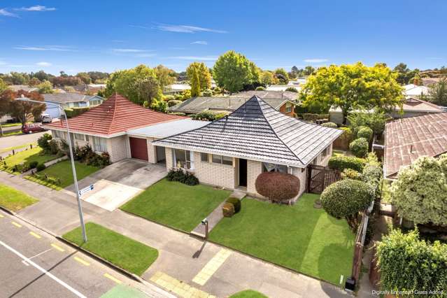 Home in top location with renovation potential